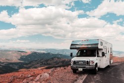 rv-image rv-image