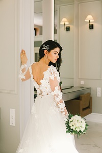 Wedding dress with lace sleeves 