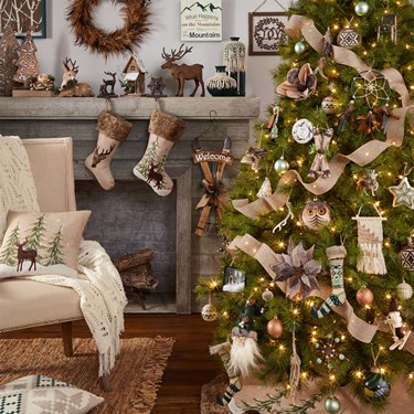 At Home yuletide_lodge_square_a At Home yuletide_lodge_square_a