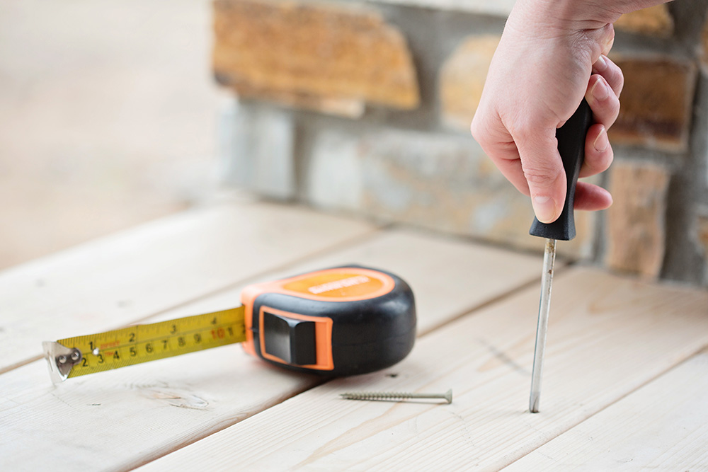 Tape Measurer & Screwdriver Tape Measurer & Screwdriver