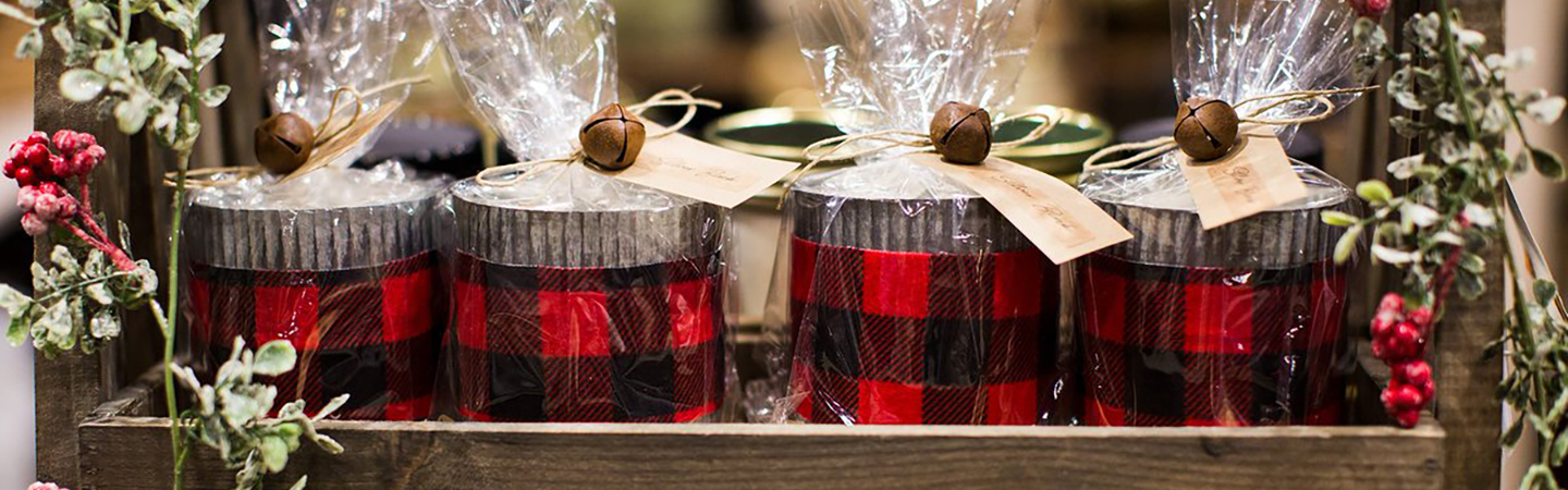 Holiday gifts plaid cans